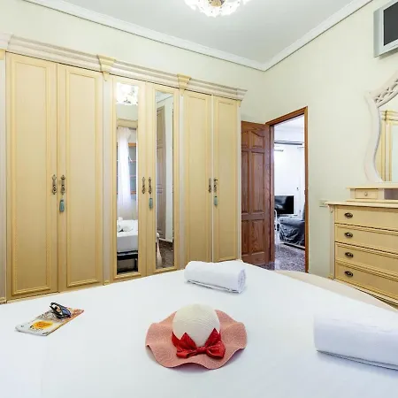 Апартаменты Seaside Arico, Calle La Caleta Ла-Марета