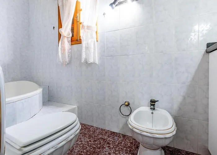 Апартаменты Seaside Arico, Calle La Caleta *