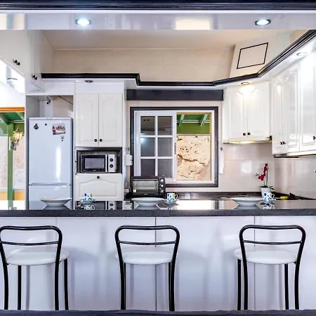 Apartment Seaside Arico, Calle La Caleta *